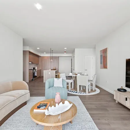 Lux Apts With Views And Amenities Apartment *