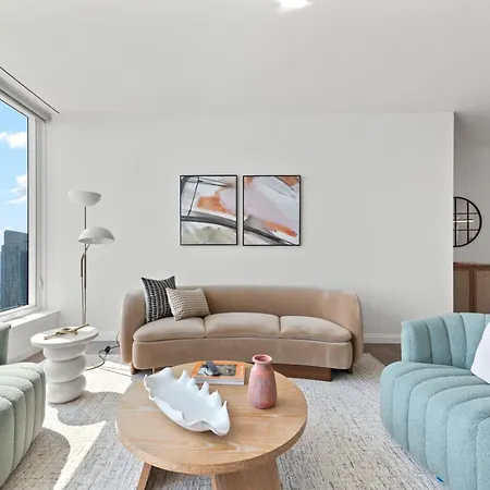 Lux Apts With Views And Amenities Apartment