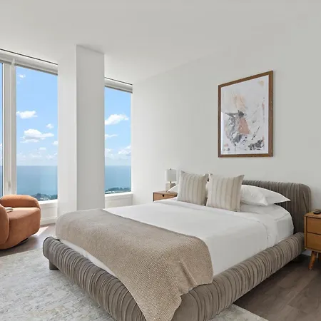 Apartment Lux Apts With Views And Amenities Chicago