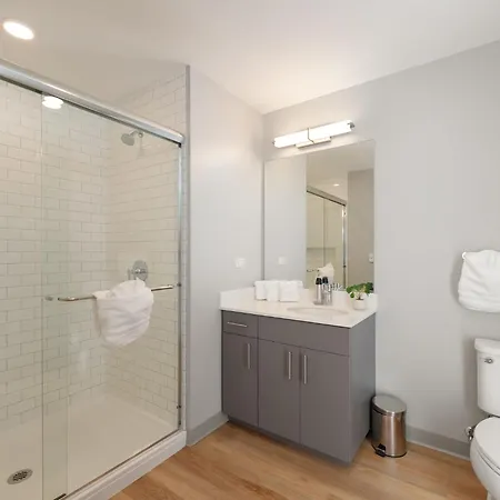 Sophisticated 4br - Modern And Luxurious Hotel