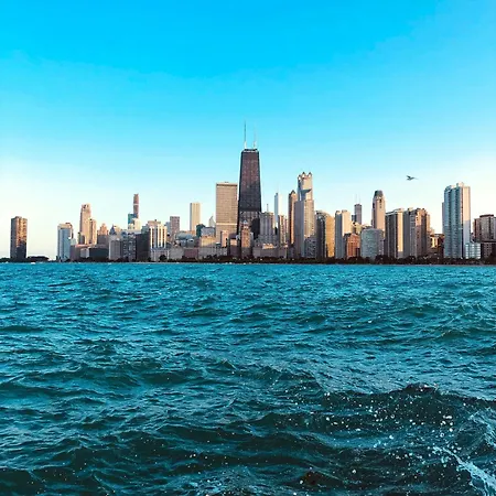 Apartment Luxurious Lincoln Park With Gourmet Kitchen Chicago