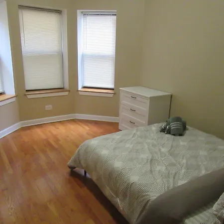 Hyde Park Shared Apartment Chicago