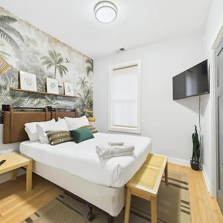 Modern 2br With Patio & Cozy Space Chicago