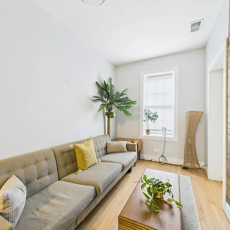 Modern 2br With Patio & Cozy Space Apartment Chicago