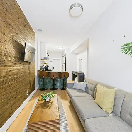 Apartment Modern 2br With Patio & Cozy Space *