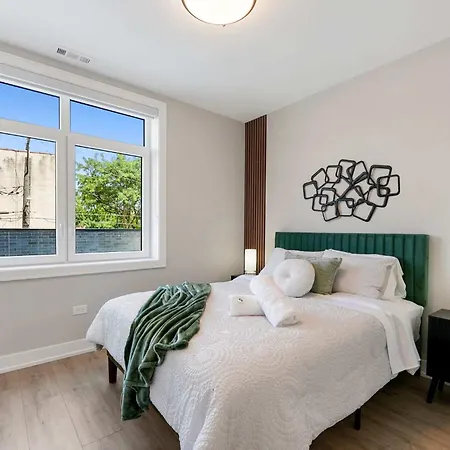 Modern 2br2ba Free Parking And Balcony