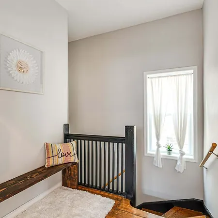 Holiday home Cozy 4br With Crib & Games Nearby Sights *