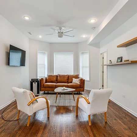 Cozy 4br With Crib & Games Nearby Sights Holiday home Chicago