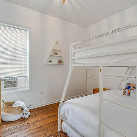 Holiday home Cozy 4br With Crib & Games Nearby Sights Chicago