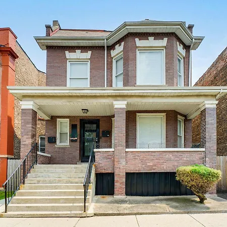 Holiday home Cozy 4br With Crib & Games Nearby Sights Chicago