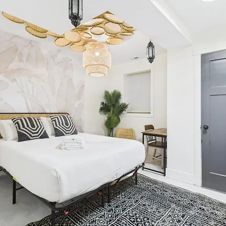 Apartment Charming Getaway With Patio Chicago