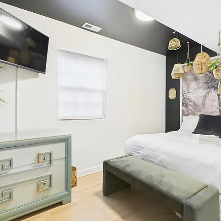 Apartment Charming Getaway With Patio *