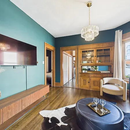 Wrigleyville Gem With Hidden Bar & Vintage Charm *