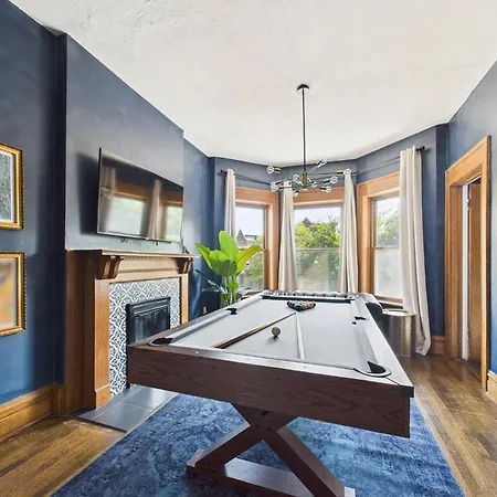 Wrigleyville Gem With Hidden Bar & Vintage Charm