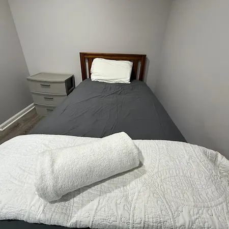 Super Amazing Place To Near Downtown! Free Parking *