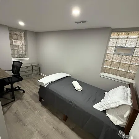 Super Amazing Place To Near Downtown! Free Parking Homestay *