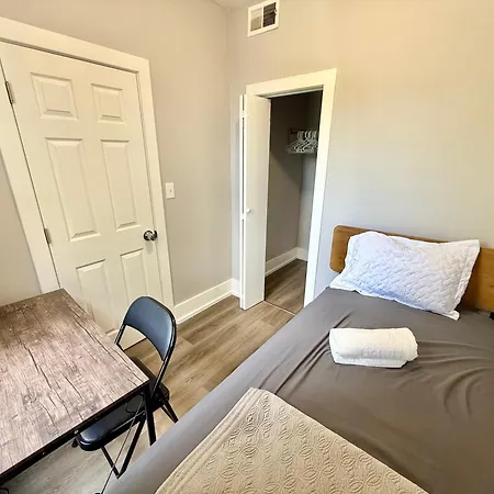 Beautiful Near Downtwon - Free Parking! Homestay Chicago