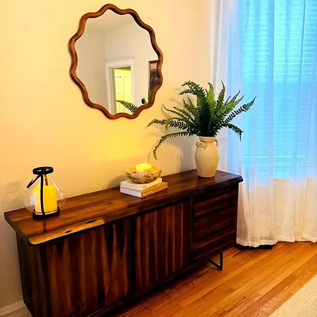 Apartment Stunning 3 Bedrooms 2 Bathrooms Getaway Chicago! *