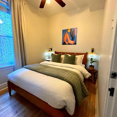 Stunning 3 Bedrooms 2 Bathrooms Getaway Chicago! Apartment Chicago
