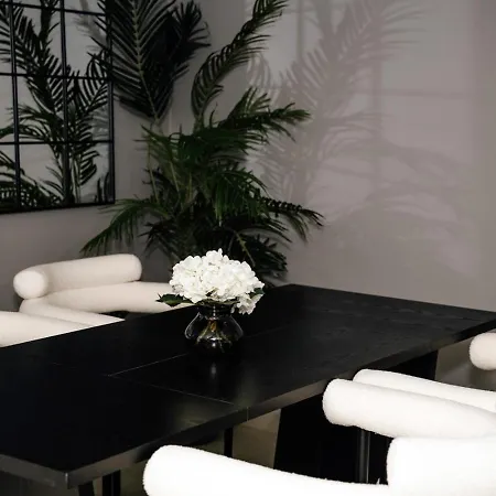 2br Traveler's Favorite • Modern And Clean * Chicago