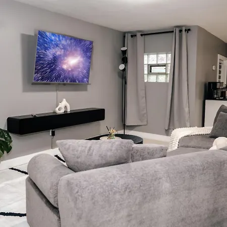 2br Traveler's Favorite • Modern And Clean Apartment Chicago