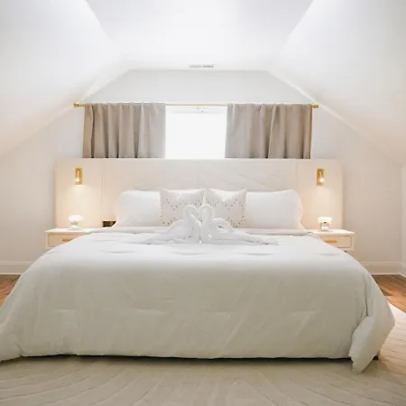 Sleeps 18 • 8br • Game • Gym • Theater Holiday home
