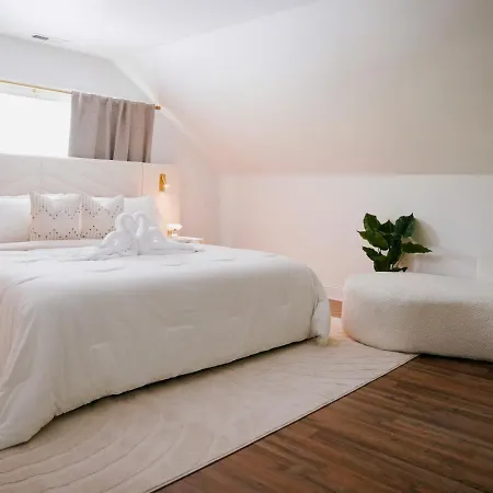 Holiday home Sleeps 18 • 8br • Game • Gym • Theater