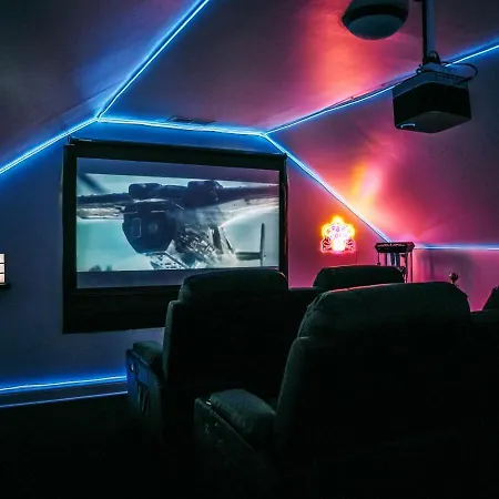 Holiday home Sleeps 18 • 8br • Game • Gym • Theater *
