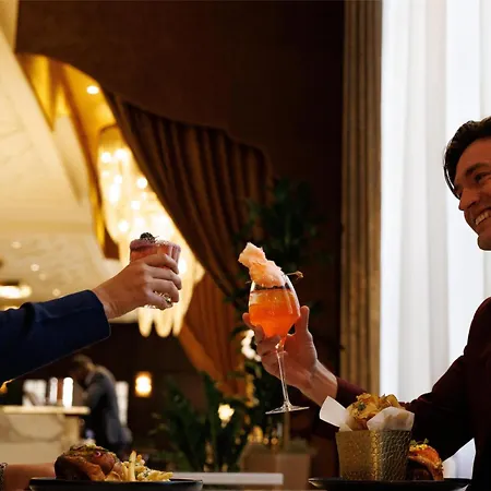 Hotel The Allegro Royal Sonesta Loop 4*