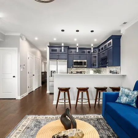 Luxhome 8 Mins Downtown *