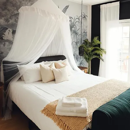 Spacious 4br With Outdoor Oasis Apartment Chicago