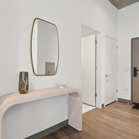 Premier Penthouses And With Captivating Views Of Millennium Park Apartment *