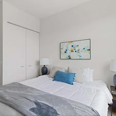 2br Loft Sweeping Glass Views *