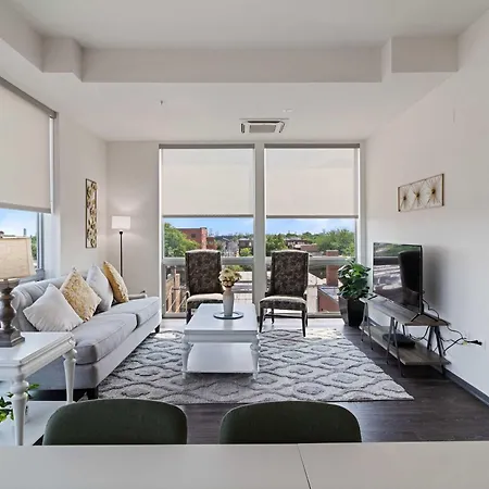 2br Loft Sweeping Glass Views Chicago