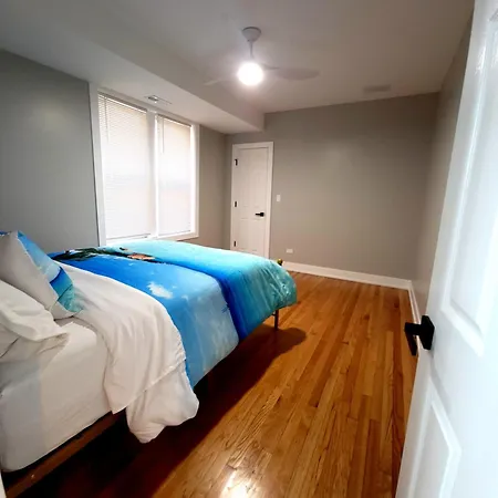 Apartment Beautiful 4 Bedroom 2 Bathroom Near Everything