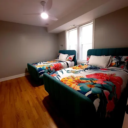 Beautiful 4 Bedroom 2 Bathroom Near Everything