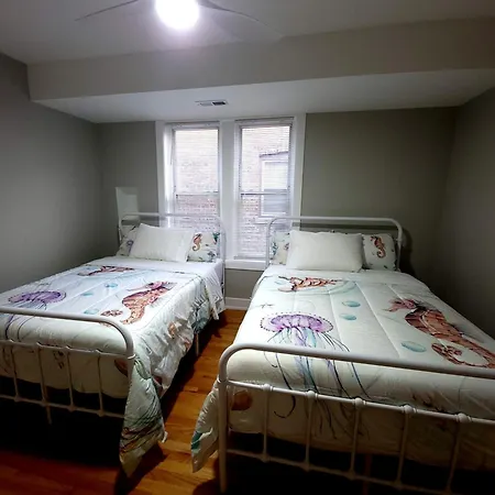 Apartment Beautiful 4 Bedroom 2 Bathroom Near Everything *