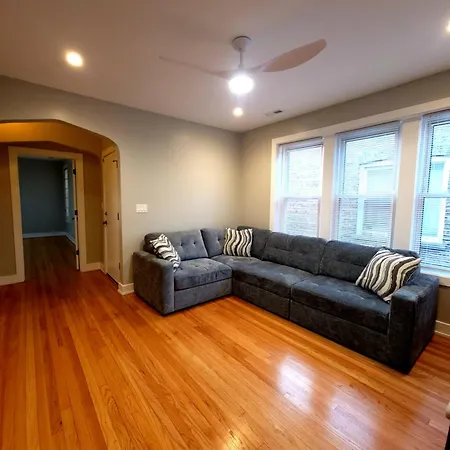 Apartment Beautiful 4 Bedroom 2 Bathroom Near Everything *