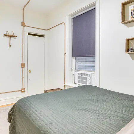 Apartment 1 Mi To Blue Line Pet-friendly Unit In Chicago!