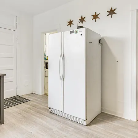 1 Mi To Blue Line Pet-friendly Unit In Chicago! *