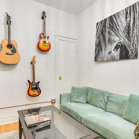 1 Mi To Blue Line Pet-friendly Unit In Chicago! *
