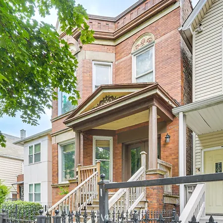 1 Mi To Blue Line Pet-friendly Unit In Chicago! Chicago