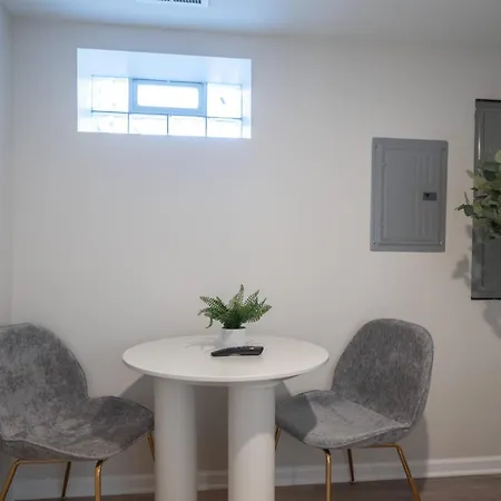 Modern W Private Entrance Washer Dryer Free Parking Apartment Chicago