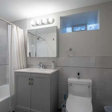 Apartment Modern W Private Entrance Washer Dryer Free Parking *