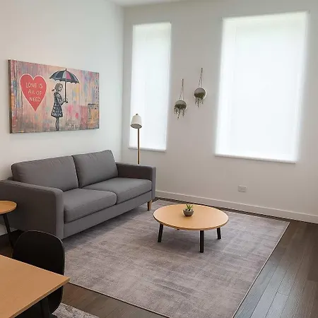 Smart Simple And Spacious 4br State 203 Chicago