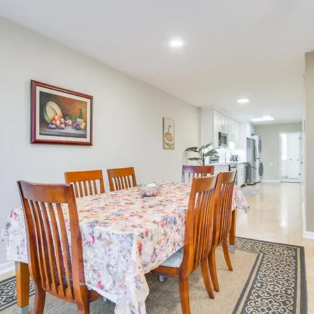 Steps To Shops & Eats: In Portage Park! Chicago