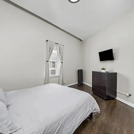 Cozy 1 Bedroom Near Logan Sq * Chicago