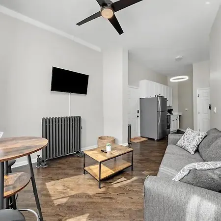Cozy 1 Bedroom Near Logan Sq Chicago