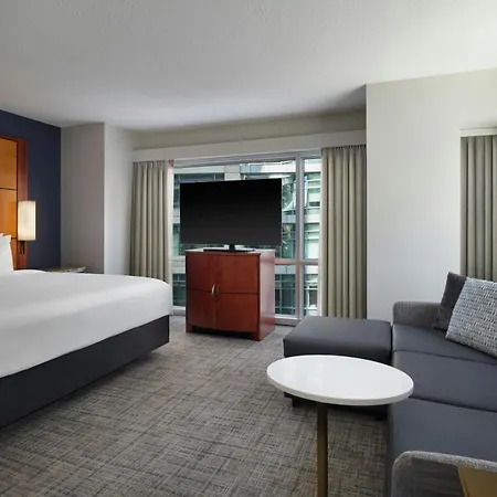By Marriott Downtown/river North Chicago