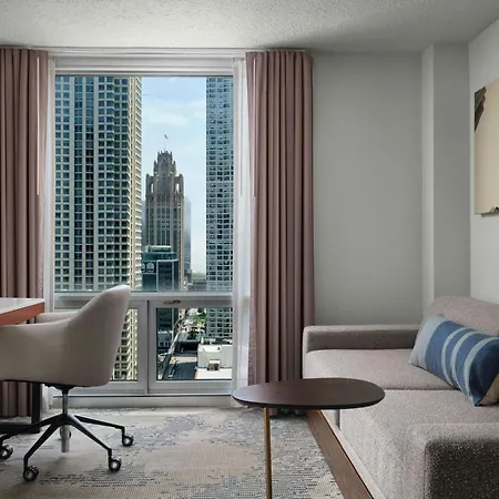 Hotel Springhill Downtown/river North 3*